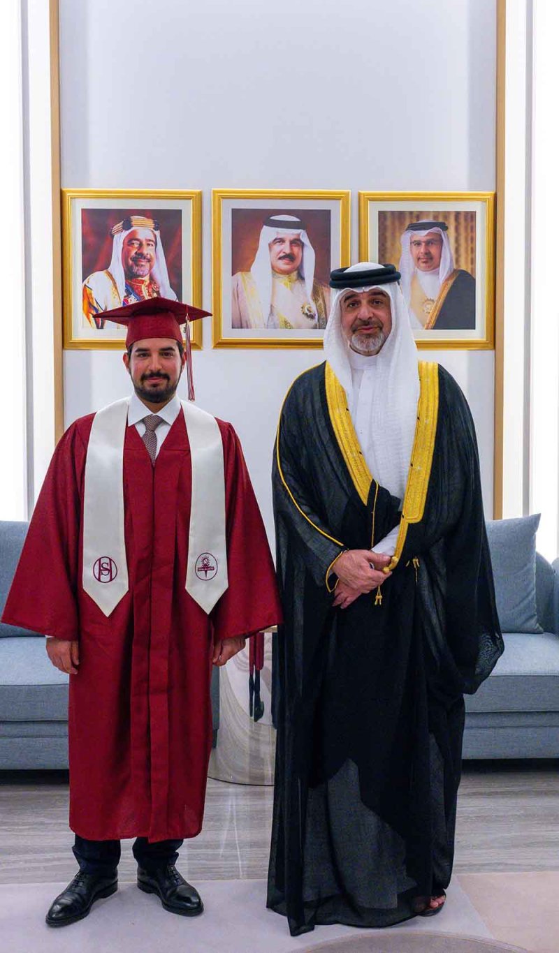 سمو الممثل الشخصي لجلالة الملك المعظم يهنئ نجله سلمان بن عبدالله بن حمد بتخرجه