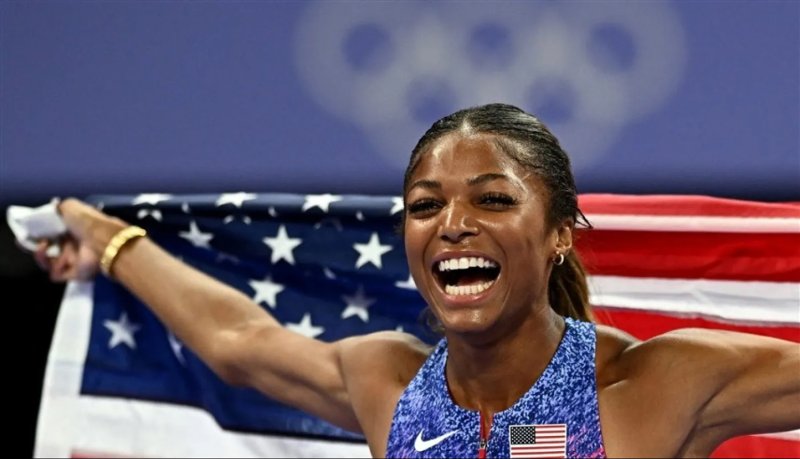 البطلة الأولمبية توماس تحقق فوزاً ساحقاً بسباق 200 متر في «جائزة لون ستار الكبرى»
