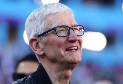 قبل رحيله عن "أبل".. تيم كوك يقود بنفسه معركة الذكاء الاصطناعي لإنقاذ Siri