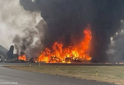 بالفيديو: طائرة تتحول إلى كرة نار على مدرج المطار