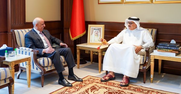 وزير الخارجية يستقبل سفير المملكة الأردنية الهاشمية لدى مملك