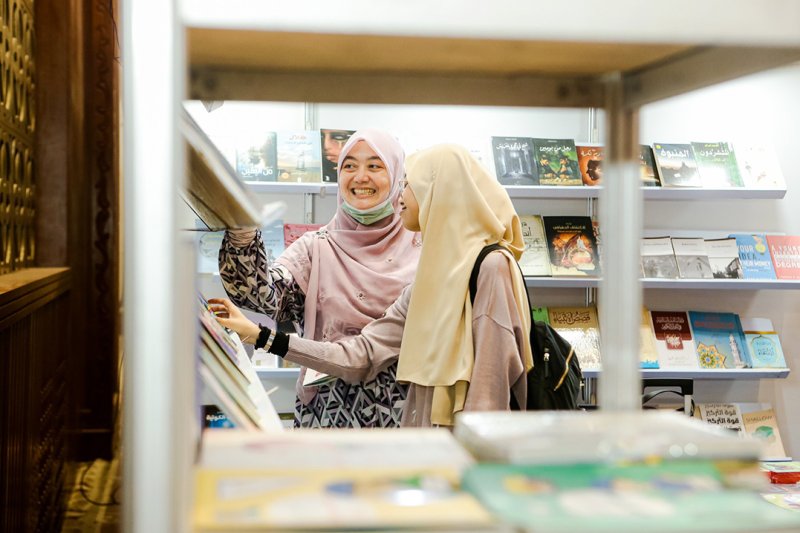 "منصة للتوزيع" تحمل الكتاب الإماراتي إلى كوالالمبور