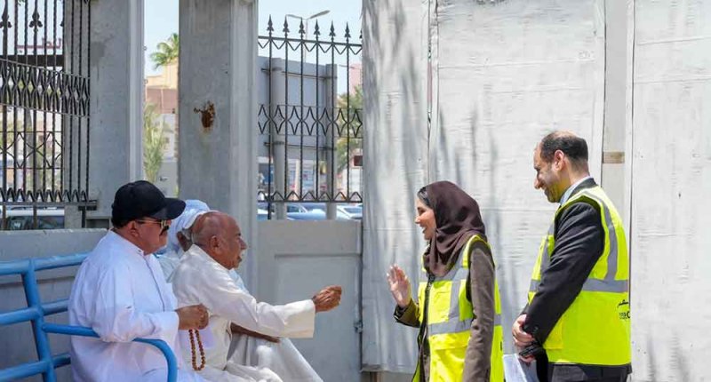 وكيل النقل البري والبريد تتفقد مشاريع ومبادرات النقل العام وتطلع على سير العمل بمحطة السلمانية الرقمية للحافلات
