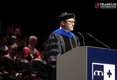 تكريم سفير مملكة البحرين في برلين بالدكتوراه الفخرية في حفل تخرج جامعة فرانكلين السويسرية