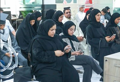 “البلاد” تحتفي بـ 822 متفوقا وذويهم في اليوم الأول لتكريم خريجي الثانوية العامة