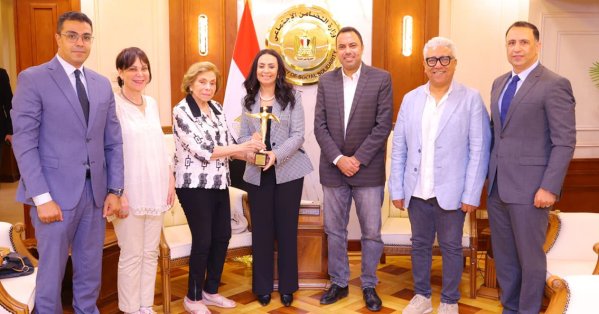 وزيرة التضامن الاجتماعي تستقبل وفد مهرجان أسوان ال