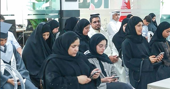 “البلاد” تحتفي بـ 822 متفوقا وذويهم في اليوم الأول لتكريم خر