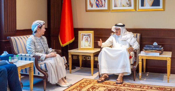 وزير الخارجية يستقبل سفيرة اليابان لدى مملكة البحر