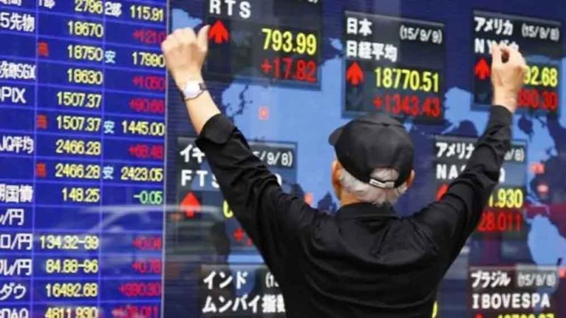"نيكاي" يغلق على ارتفاع بـ2.17% مع قفزة أسهم الرقائق الإلكترونية