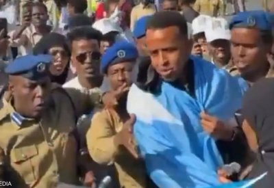 استقبال الأبطال للحكم الصومالي الممنوع من دخول أميركا