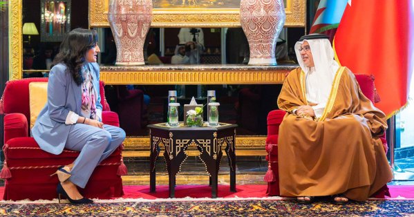 سمو ولي العهد رئيس مجلس الوزراء يلتقي وزيرة خارجية كندا