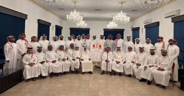 عائلة بن بطي تشارك بالتوقيع على وثيقة التأييد والولاء لجلالة