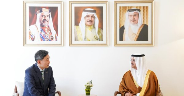 رئيس هيئة البحرين للثقافة والآثار يستقبل سفير جمهورية كوريا 