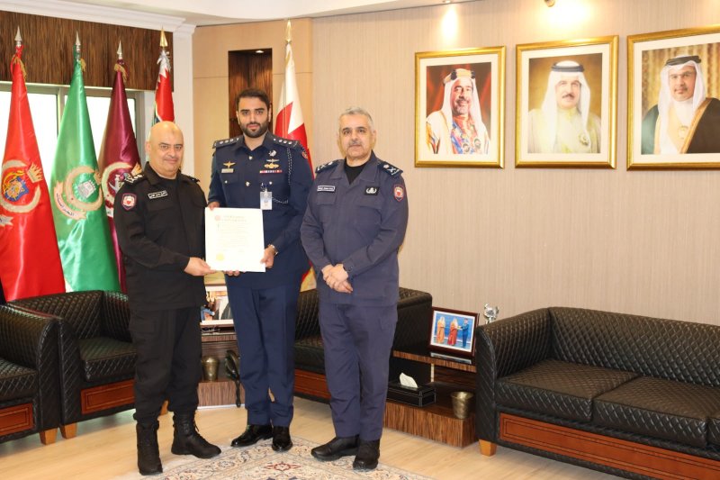 رئيس الشرطة يستقبل أحد منتسبي وزارة الداخلية بمناسبة حصوله على درجة الماجستير من جامعة هارفارد بتقدير امتياز