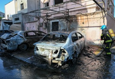 إصابة بسيطة لطفلة 11 عاما ومعالجتها في الموقع واحتراق مركبات وتضرر منازل في مدينة حمد والمنامة