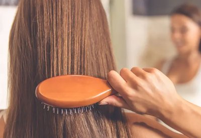 أسباب تجعل الشعر يبدو دهنياً بعد يوم واحد من غسله.. وحلول بسيطة لعلاجه