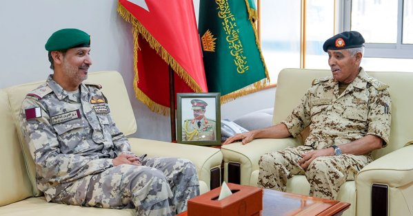 رئيس هيئة الأركان يستقبل الأمين المساعد للشؤون العسكرية بمجل