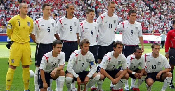 نجم إنجلترا: حذرت زوجتي من "الرقص" فوق الطاولات في كأس العال