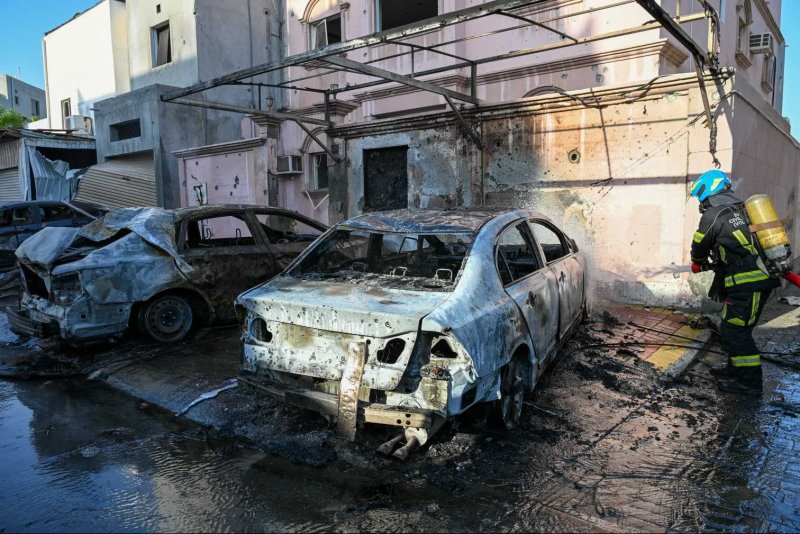 إصابة بسيطة لطفلة 11 عاما ومعالجتها في الموقع واحتراق مركبات وتضرر منازل في مدينة حمد والمنامة