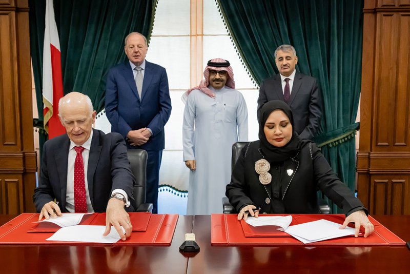 وزارة التربية والتعليم توقع مذكرة تفاهم مع الكلية الملكية للجراحين في إيرلندا - جامعة البحرين الطبية (RCSI)