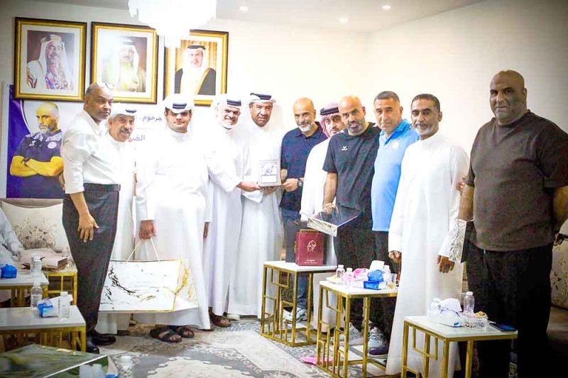 الرميحي يكرم المدرب الوطني علي الفلاحي