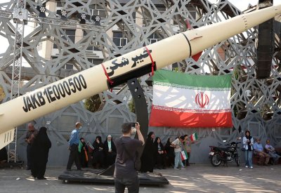 مسؤول أميركي: إيران لن تحصل على شيء قبل أن تتنازل