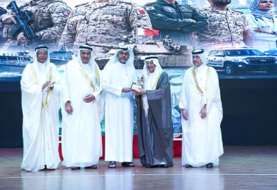 ملتقى الإعلام والتطوع يكرم الزميل النهام بدرع حماة الوطن