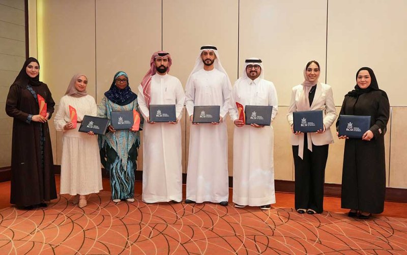 جامعة البحرين الطبية تحتفي بخريجيها المتميزين وإسهاماتهم العالمية في جوائز الخريجين 2026