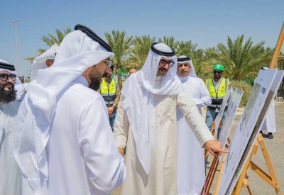 سمو محافظ المحافظة الجنوبية يتفقد مشروع تطوير شارع 96