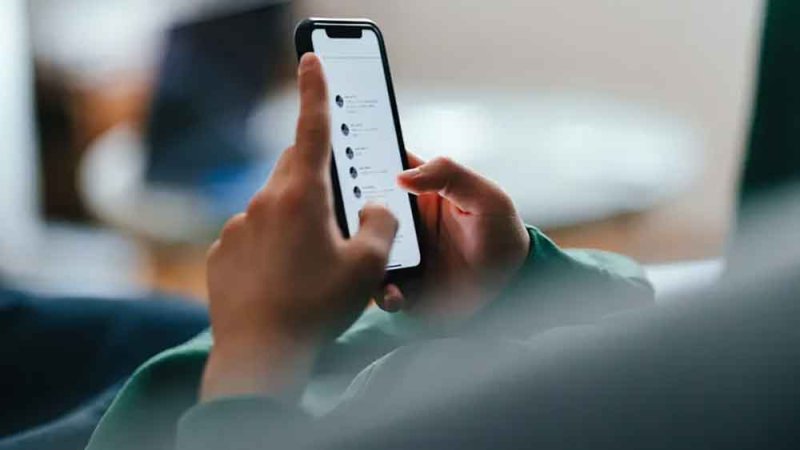 بريطانيا تكشف اليوم عن قيود على مواقع التواصل لمن دون 16 عامًا
