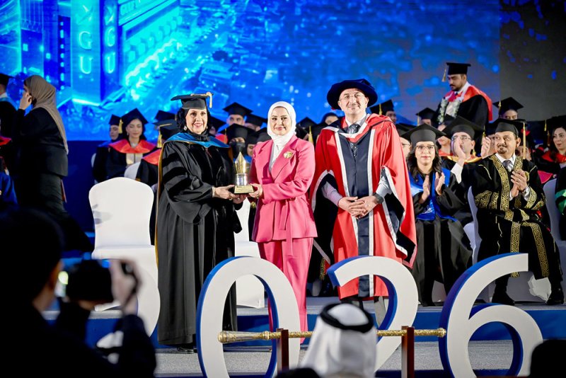 الجامعة الخليجية تقيم حفل تخرج  الفوج الثاني والعشرين من طلبتها