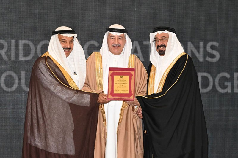بوزبون يحصد وسام التميز في الدبلوماسية الثقافية 2026
