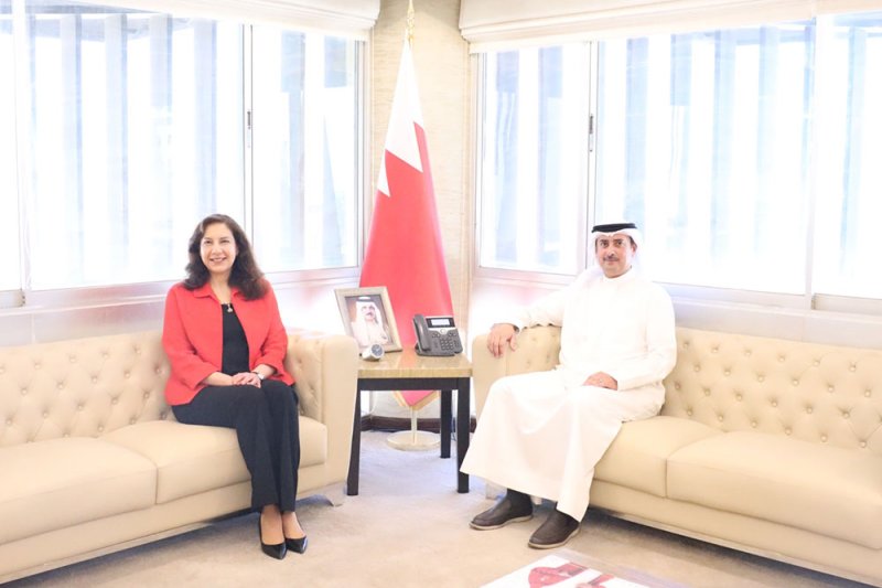 وزير العدل والشؤون الإسلامية والأوقاف يستقبل سفيرة جمهورية مصر العربية لدى مملكة البحرين