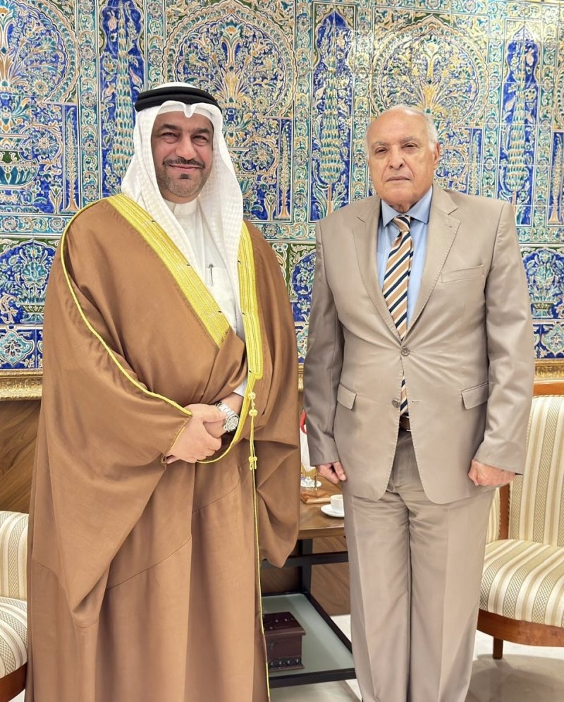 وزير الدولة ووزير الشؤون الخارجية والجالية الوطنية بالخارج والشؤون الأفريقية في الجزائر يستقبل سفير مملكة البحرين وذلك بمناسبة انتهاء فترة عمله
