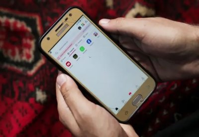 طالبان تحظر الهواتف الذكية على المسؤولين في أفغانستان