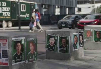 حولوا أبناءهم إلى ملصقات مونديالية.. كأس العالم يصبح منصة للبحث عن المفقودين