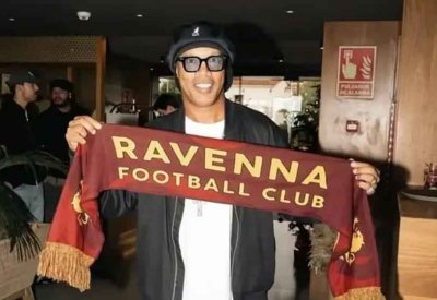 أسطورة البرازيل رونالدينيو يعود إلى الملاعب بعمر 46 عاماً