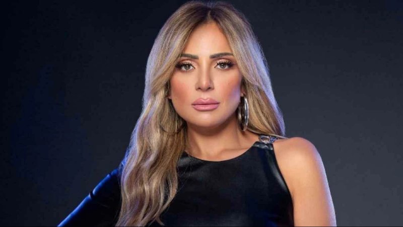 "لن أتنازل".. ريم البارودي تقاضي متابعاً تطاول عليها في "فيسبوك"