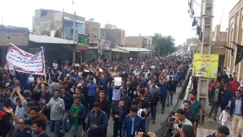جامعة إيرانية تفصل 6 طلاب.. شاركوا في المظاهرات ضد الحكومة