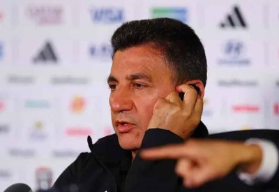 مدرب إيران: نتلقى معاملة غير أخلاقية في كأس العالم