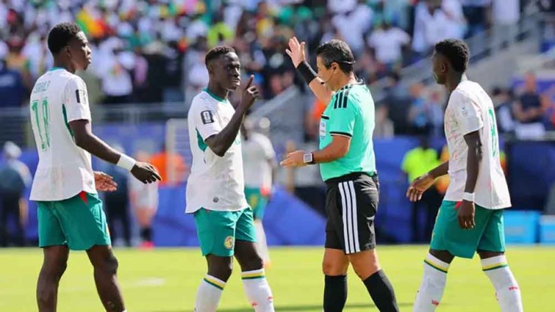 "برميل بارود" في معسكر السنغال بكأس العالم 2026