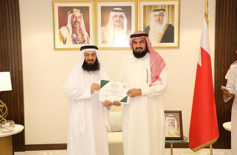 نائب رئيس مجلس شؤون الأوقاف الإسلامية يكرّم الفائزين في المسابقة الخامسة لتفسير القرآن الكريم