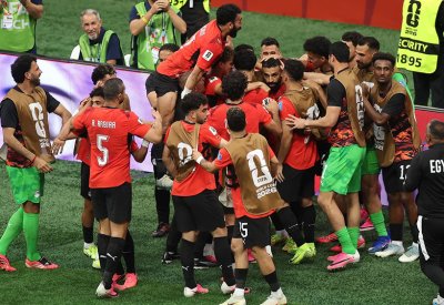 بين شوطي مباراة نيوزيلندا.. كشف كواليس ما حدث بين لاعبي مصر