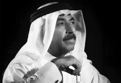 علي عبدالله خليفة.. شاعر حصد الجوائز وترك قصائده تعبر العالم