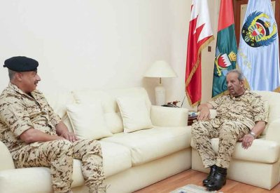 القائد العام يستقبل قائد الخدمات الطبية الملكية