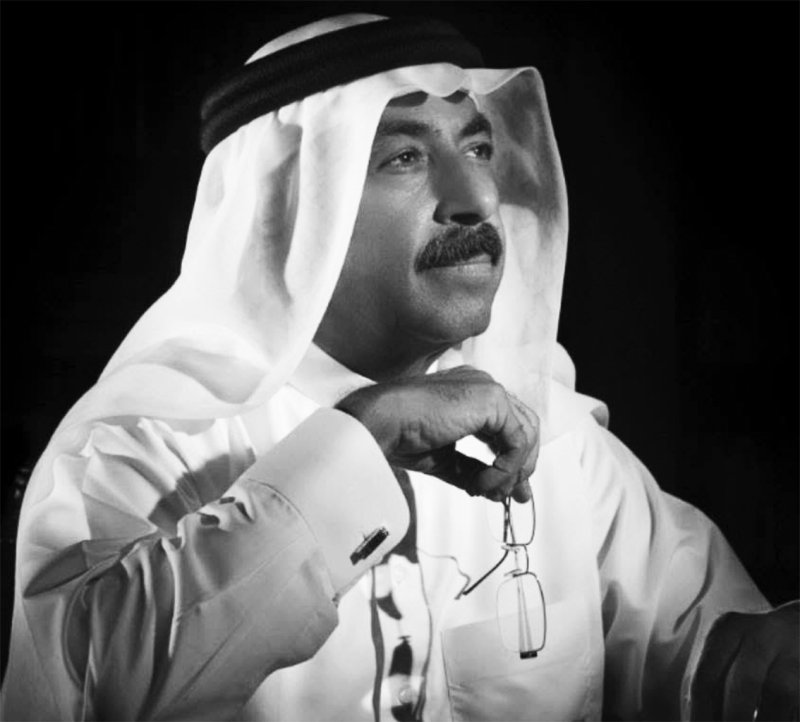 علي عبدالله خليفة.. شاعر حصد الجوائز وترك قصائده تعبر العالم
