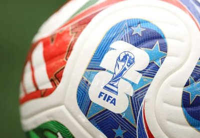 "مثل قذيفة المدفع".. اتهامات تلاحق كرة كأس العالم