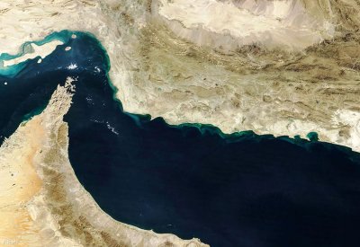 عُمان وإيران.. بيان مشترك بشأن العبور في مضيق هرمز