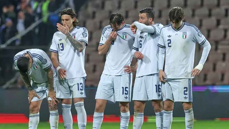 إيطاليا تفكر في الاستعانة بمدرب أجنبي للخروج من الكبوة