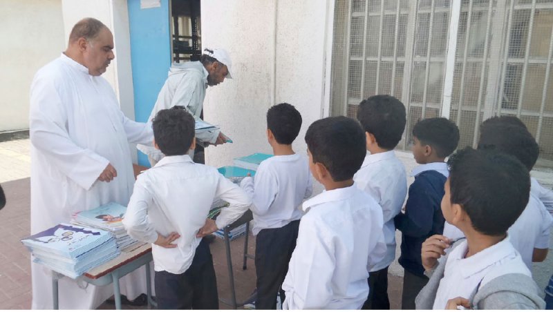 البدء بتسليم الكتب الدراسية  في المدارس الحكومية